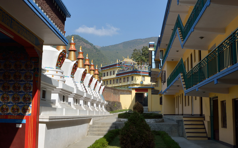 八大舍利塔與轉經輪